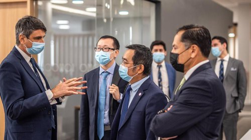 Ministro de Ciencia recibe a delegación de laboratorio Sinovac por proyecto de instalación de planta de vacunas en Chile