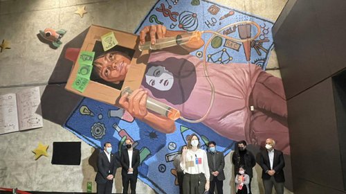 Subsecretaria Torrealba participó en la inauguración de mural que homenajea a las científicas del mundo en la estación de Metro Hospitales