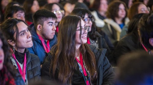 Cupo Explora-UNESCO ofrece 779 cupos para que jóvenes con trayectoria científica ingresen a la universidad el próximo año