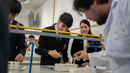 Seremi de Ciencias dictó charla en Seminario de Energía Sustentable en la UA