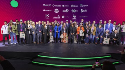 "Hazlo con IA", iniciativa de IA generativa ofrece 68 mil cursos gratuitos para mipymes de todo el país