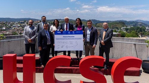 MinCiencia y CRUCH firman convenio para integrar formación en IA en las carrera de pedagogía