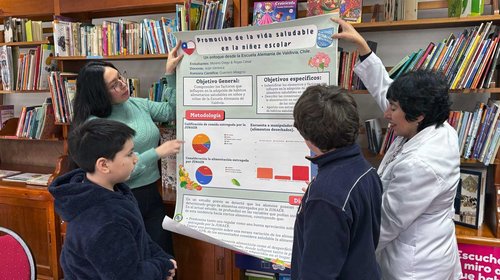 Seremi de Ciencias visitó a los estudiantes de la Escuela Alemania de Valdivia que expondrán en Colombia