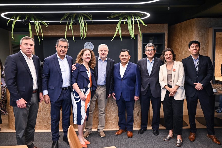 Ministerio de Ciencia, SOFOFA, ACTI, AIE y Chiletec se unen para promover el desarrollo de tecnología chilena